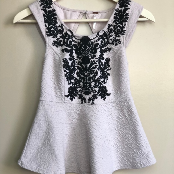 Free People Tops - FREE PEOPLE TEXTURED CREAM COTTON PEPLUM TANK